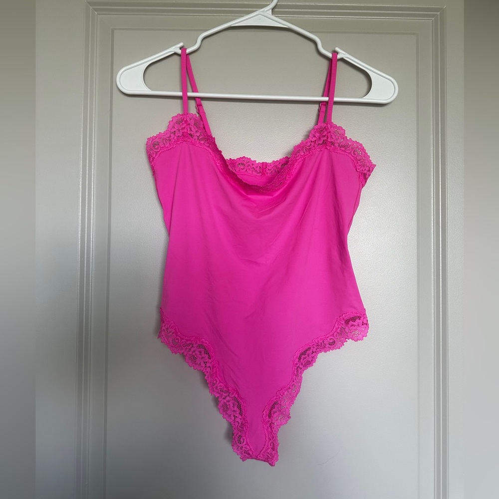 SKIMS lace cami bodysuit in hot pink- size M